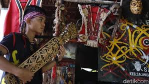 5 tarian terkenal suku dayak kalimantan teroka borneo. Ini Sape Alat Musik Tradisional Suku Dayak Di Tanah Borneo