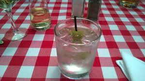 Beef Eater Martini On The Rocks With Olives Martini On The Rocks Table Decorations Martini