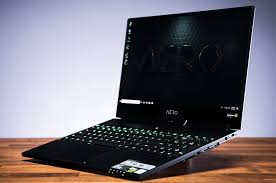 Asus, bilgisayar oyunu tutkunları için özel olarak ürettiği üstün teknolojiyle donatılmış dizüstü oyun bilgisayarlarını bir ürün serisi haline getiriyor. 10 Laptop Gaming Tercanggih Di Dunia Spec Dan Harganya Ngeri