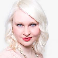 Sabrina Bateman's Instagram, Twitter & Facebook