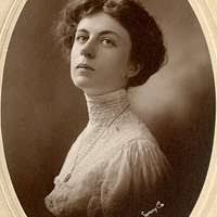 Opera singer Emmy Destinn (SAYRE 23261)