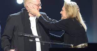 His father, jack hand, a jazz musician, was an american soldier when he met william's mother in paris during the war. William Sheller Son Histoire Impossible Avec Veronique Sanson Je Ne Lui Ai Jamais Dit Purepeople