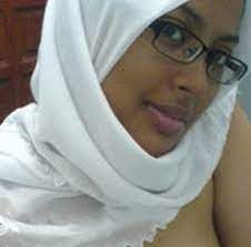 Wannan blog din kamar mun daina amma fa zamu ci gaba da da labarin nan namu na cin gindi wata bayanin baje kafa da ware cinya. Malamin Gindi Malamingindi Twitter