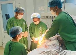 Phẫu thuật là các thủ thuật dùng trong ngoại khoa để chữa bệnh hoặc chẩn đoán bệnh. Pháº«u Thuáº­t 6 Giá» Lien Tá»¥c Ä'á»ƒ Cá»©u Má»™t Canh Tay Dáº­p Nat Do May BÄƒng Chuyá»n Bao Quáº£ng Nam Online Tin Tá»©c Má»›i Nháº¥t