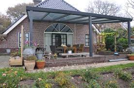 Viele eigenheimbesitzer träumen natürlich von einer eigenen terrasse, um in der schönsten jahreszeit ihren garten in vollen zügen genießen zu können. Terrassenuberdachung Selber Bauen Ratgeber Obi