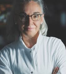 Eva Nogales, candidata española al Nobel que estudió en el instituto  público de Colmenar: "Crecí en la cultura del esfuerzo. No desconecto nunca  porque no quiero"