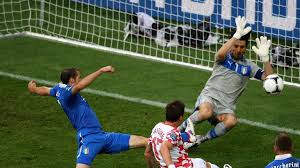 Marc cm spain wouldn t won world cup and euro s without catalunyans and basqs,i m half spainard half croat and i support both teams but for croatia play all real croats! Italy Croatia Mandzukic Bites Back As Croatia Deny Italy In Euro 2012 Group C Uefa Euro 2020 Uefa Com