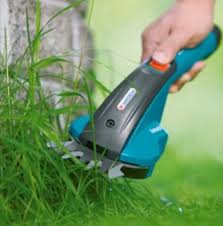 Bentuk mesin jenis ini hampir sama dengan alat penyemprot hama yang kerap digunakan oleh petani untuk menyemprot dan membasmi. Potong Rumput Dan Bersih Longkang Kuala Terengganu Home Facebook