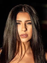 𝐑𝐎𝐁𝐘𝐍 𝐓𝐇𝐎𝐑𝐍𝐄