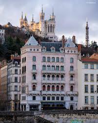 Vue Sur Le Vieux Lyon En 2020 Lyon Insolite Vieux Lyon Lyon