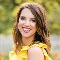 Lesley Fenton's Instagram, Twitter & Facebook