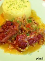 O altă variantă pe care o prepar, constă în fierberea şuncii saramurate, în zeamă de varză. Varza Dulce Cu Costita Afumata Retete Originale Cu Nicole