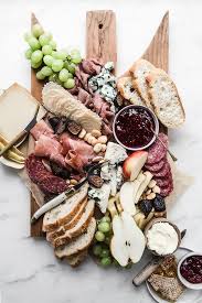 20 Charcuterie Boards That Are Party Goals Aperitivos Deliciosos Comida Y Vino Comida