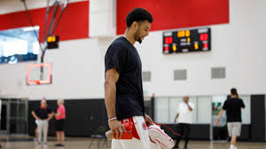 Jamal murray was helped off the court after he suffered the injury on monday night. Poised To Take Flight Murray S Injury Hurts More Because This Was His Time