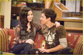 Icarly is asked to do the first webshow from space. Idate A Bad Boy Icarly Wiki Fandom