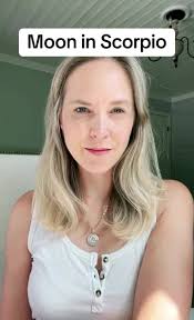 Sara Hawthorne (@planetarysara)