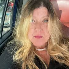 Are there fish markets in the Jackson Heights area?