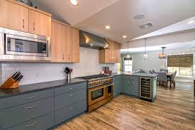 how much do kitchen cabinets cost on