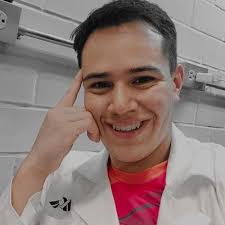 Hazel Vazquez (@hazeluh)