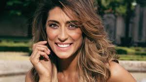She was born in cuneo and grew up in caraglio, in the province of cuneo. C2h D79rsqmarm