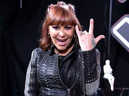 En entrevista con los medios de comunicación niurka aseguró que a alejandra guzmán le faltó mano dura con frida sofía, pues considera que es una niña muy malcriada, por lo que celebra que la cantante la sacó de su testamento. Alejandra Guzman Fue Operada De Emergencia Ultimas Noticias