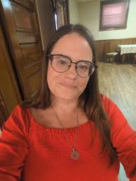 I got a huge influx of followers. Real? Fake? Remains to be seen but  regardless here I am. Age: 41 Height: 5'6" Kids: 4 Zodiac: Aquarius  Tattoos: 0 but want Piercings: Ears