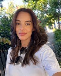 New year, new hair! My hair is so healthy now and long so finally chopped a  little off and took all my extentions out 💇🏽‍♀️✂️