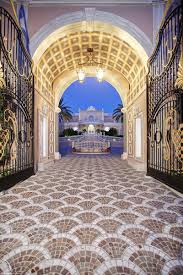 House plans depicting the italian renaissance style found their way into america early in the 20th century. Italian Renaissance Style Estate On Jupiter Island Seeks 65 Million Mansion Global