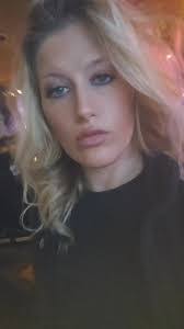 Alexis Vickery's Instagram, Twitter & Facebook