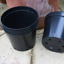 Black plastic pots (10.5w x 11h) are perfect for perennials and to pot up cuttings and bulbs. Large Black Plastic Plant Pots Harrod Horticultural