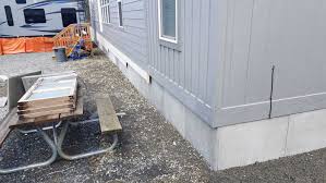 Once the roof is clean, laying a new roof is not difficult. Six Cheap Diy Mobile Home Skirting Alternatives Duraskirt For Life