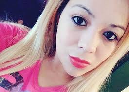 Una chica murió al caer desde un balcón: imputaron al novio