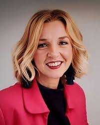 Crystal Gillette's Instagram, Twitter & Facebook