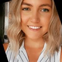 Sara Stapleton's Instagram, Twitter & Facebook