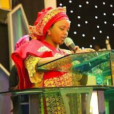 Online estimates of lucy natasha's net worth vary. Rev Lucy Natasha Age Husband Married Net Worth Cars Books Bio
