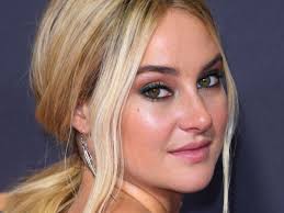 Shailene woodley split from her boyfriend, former crusaders and north harbour rugby star ben volavola, after realising she wasn't able to fully commit to a relationship. Shailene Woodley Before And After The Skincare Edit