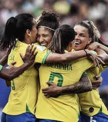 Seleção brasileira fecha fase inicial com maior número de chutes a gol, mas sofre pelo alto primeira fase com duas vitórias e um empate mostra predomínio do brasil em chances de gol, controle do jogo e boas opções no banco. Selecao Feminina De Futebol Brasileiro Selecao Brasileira De Futebol Feminino Futebol Feminino Brasil Jogadoras De Futebol Feminino