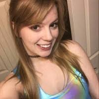 Clara Morris's Instagram, Twitter & Facebook