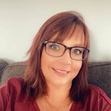 Shelly Mcgrath's Instagram, Twitter & Facebook