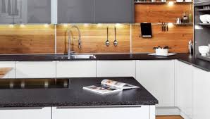 Eine bodenfliese in der küche sollte. Kuchenruckwand Ideen Aus Glas Metall Fliesen Holz Schoner Wohnen