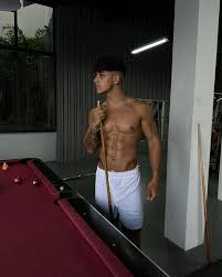 thumbs.pro : muscleboykanan2:Arya Sepanta fuckboy influencer with his mind  on his dick