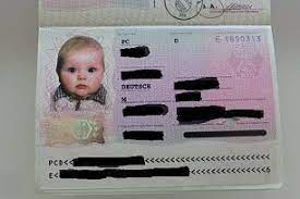 Ab wann muss der tisch weg? Kein Pass Ohne Foto 6 Elementare Anforderungen Die Passfotos Von Babys Und Kleinen Kindern Erfullen Mussen