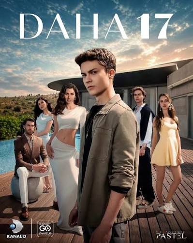 Daha 17 dizisinin afişi yayınlandı 🔷Daha 17 dizisi mayısın son günü seyirciyle buluşuyor. Kanal D'nin Pastel Film imzalı dizisinin tarihli tanıtımı geçen günlerde ekrana gelmişti. 🔷Şimdi de Bodrum'da çekilen dizinin afişi görücüye