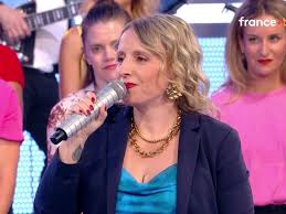 C'est énorme !" : Nagui (N'oubliez pas les paroles) impressionné par la  nouvelle Maestro Raffaella au sujet de ses méthodes de révisions