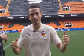 El lateral diestro llegó procedente de roma las diez de la mañana y se dirigió a una clínica. Florenzi Pronto A Dare Il 100 Per Questa Maglia Video Siamo La Roma