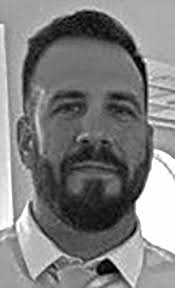 Momma swan welcomes feathered babies