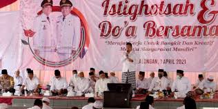 Doa sehari hari meliputi doa sebelum makan, doa sesudah makan, doa sebelum tidur, doa sesudah tidur, doa masuk ke masjid, doa keluar masjid, dan masih banyak lagi dalam artikel ini. Hari Jadi Ke 115 Diisi Istighosah Dan Doa Bersama Panjatkan Doa Untuk Keselamatan Dan Kemajuan Kota