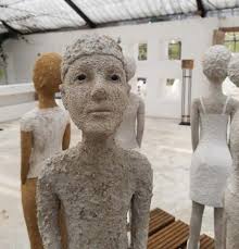 36 Künstler:innen. An 16 Orten.