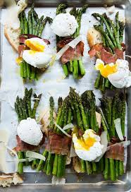 Parmesan Toasts With Asparagus Prosciutto And Eggs Recipe Healthy Recipes Food Yummy Food