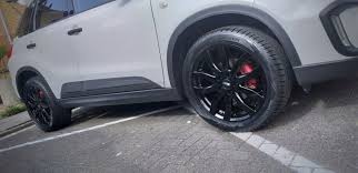 cms c22 18 245 45r18 suzuki black and white photo